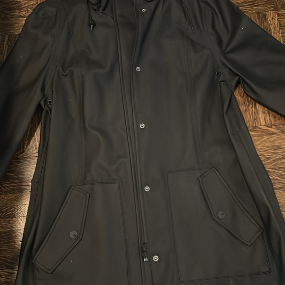 NEVER WORN. Authentic UGG Rain Jacket. Women’s SIZE XL. BLACK. Thicker material. - Picture 4 of 7